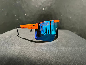 
                  
                    HUNTER Shades
                  
                
